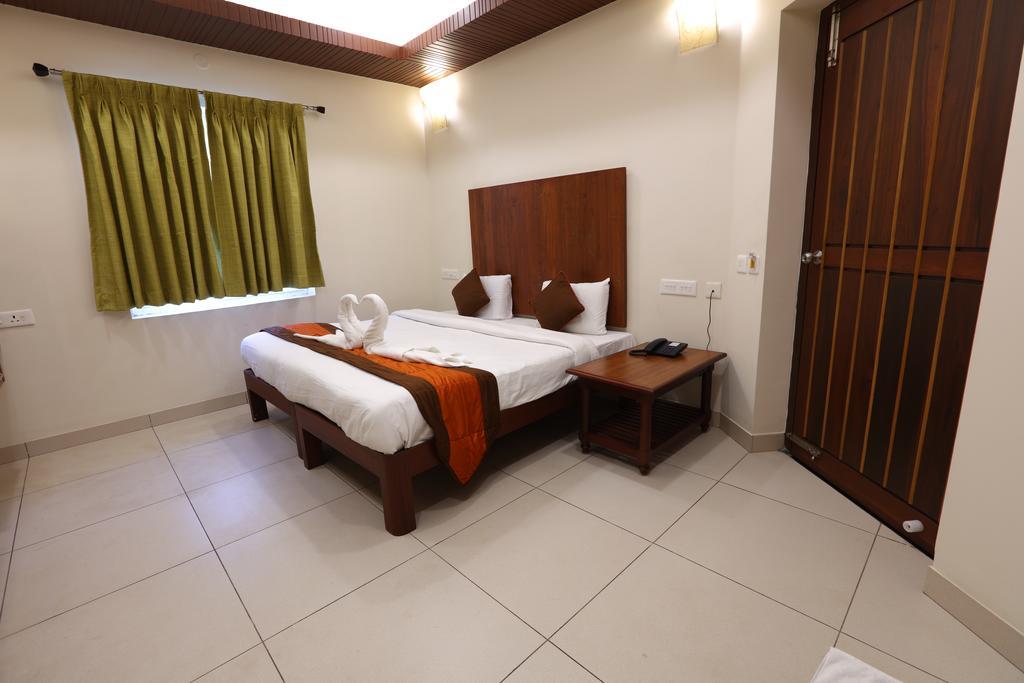 Hotel Raj Residency Pondicherry Esterno foto
