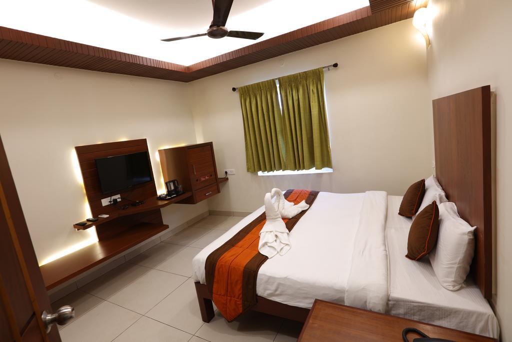 Hotel Raj Residency Pondicherry Esterno foto