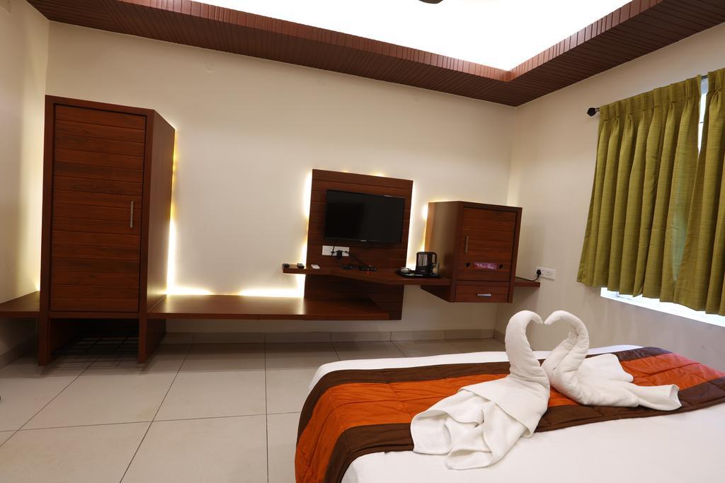 Hotel Raj Residency Pondicherry Esterno foto