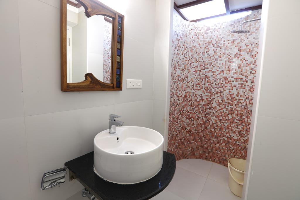Hotel Raj Residency Pondicherry Esterno foto