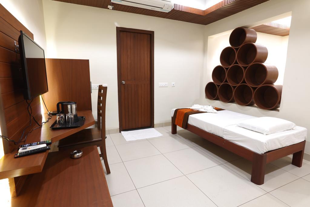 Hotel Raj Residency Pondicherry Esterno foto