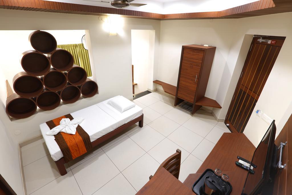 Hotel Raj Residency Pondicherry Esterno foto