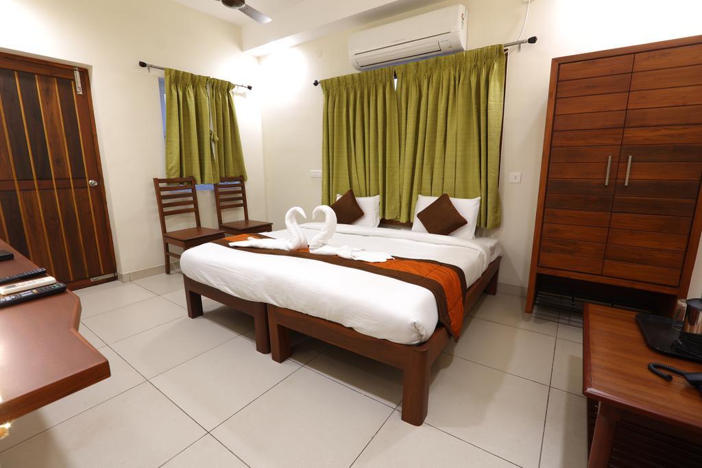 Hotel Raj Residency Pondicherry Esterno foto